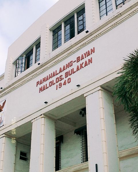 File:Gusaling Pampamahalaan ng Malolos.jpeg